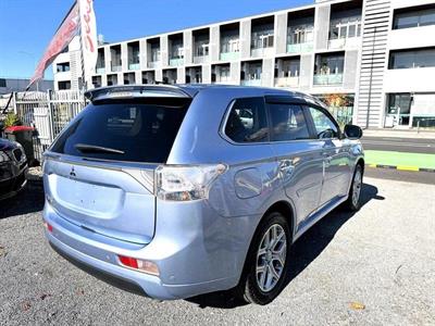 2015 Mitsubishi OUTLANDER - Thumbnail