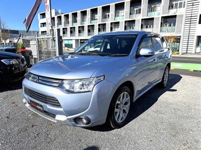 2015 Mitsubishi OUTLANDER - Thumbnail