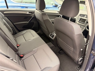 2013 Volkswagen Golf - Thumbnail