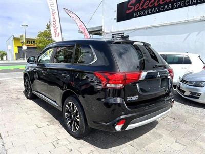 2015 Mitsubishi OUTLANDER - Thumbnail