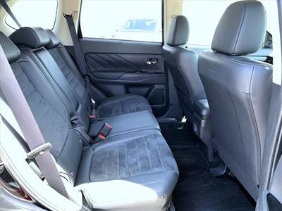 2015 Mitsubishi OUTLANDER - Thumbnail