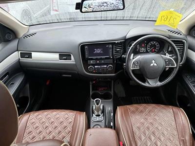 2015 Mitsubishi OUTLANDER - Thumbnail