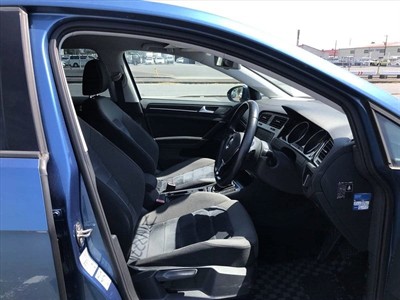 2016 Volkswagen Golf - Thumbnail