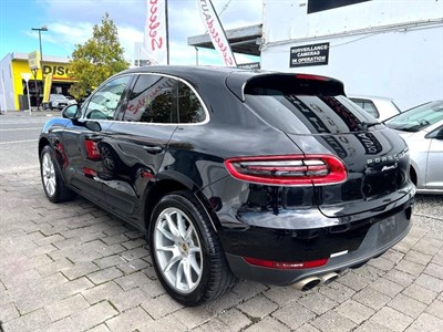 2014 Porsche Macan - Thumbnail