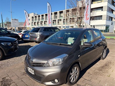 2014 Toyota YARIS - Thumbnail