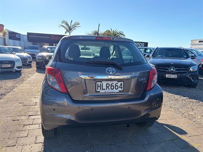 2014 Toyota YARIS - Thumbnail