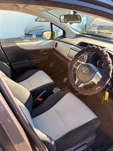 2014 Toyota YARIS - Thumbnail