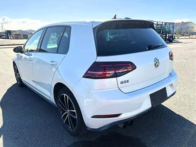 2018 Volkswagen Golf - Thumbnail