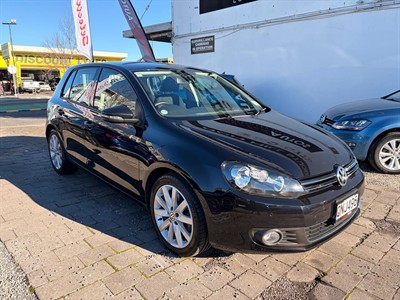 2011 Volkswagen Golf - Thumbnail