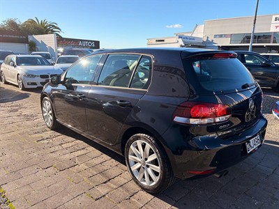 2011 Volkswagen Golf - Thumbnail