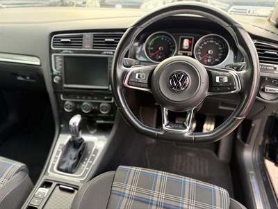 2015 Volkswagen Golf - Thumbnail