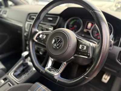 2015 Volkswagen Golf - Thumbnail