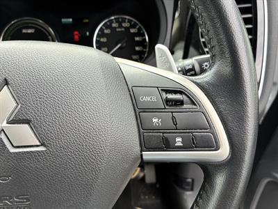 2015 Mitsubishi OUTLANDER - Thumbnail