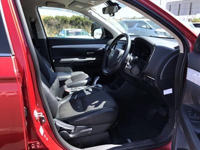 2014 Mitsubishi OUTLANDER - Thumbnail