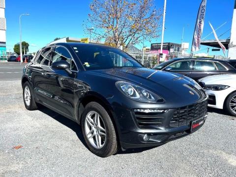 2016 Porsche Macan - Thumbnail