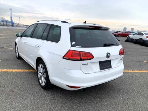 2017 Volkswagen Golf - Thumbnail