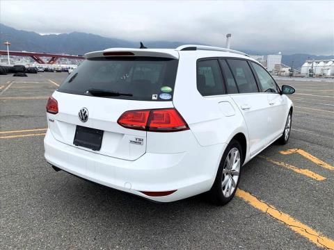2017 Volkswagen Golf - Thumbnail