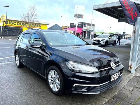 2017 Volkswagen Golf - Thumbnail