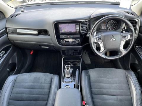 2017 Mitsubishi Outlander - Thumbnail