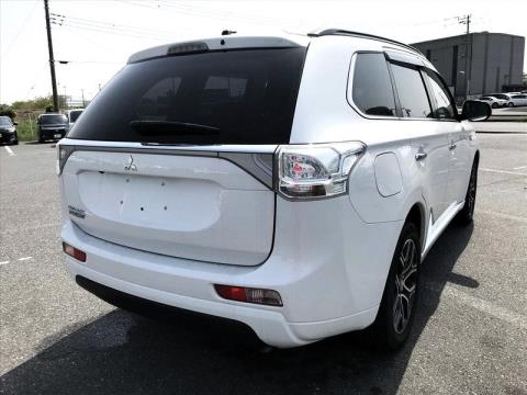 2015 Mitsubishi Outlander - Thumbnail