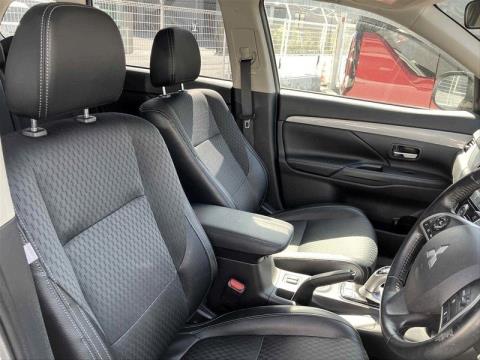 2015 Mitsubishi Outlander - Thumbnail