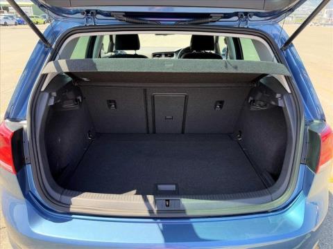 2016 Volkswagen Golf - Thumbnail
