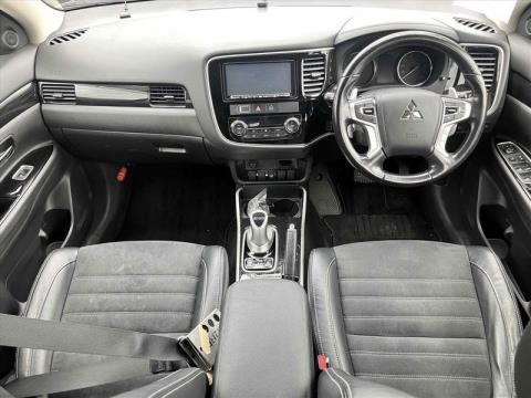 2015 Mitsubishi Outlander - Thumbnail