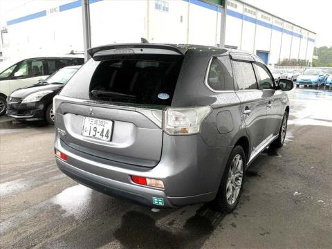 2015 Mitsubishi Outlander - Thumbnail