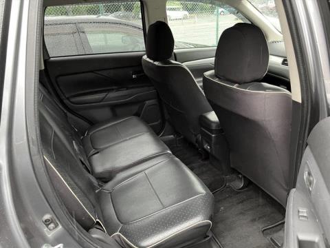 2015 Mitsubishi Outlander - Thumbnail