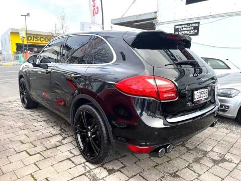 2013 Porsche Cayenne - Thumbnail