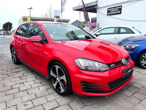2015 Volkswagen Golf - Thumbnail