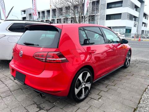 2015 Volkswagen Golf - Thumbnail