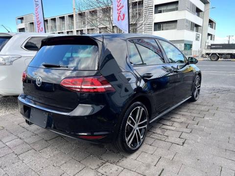 2016 Volkswagen Golf - Thumbnail