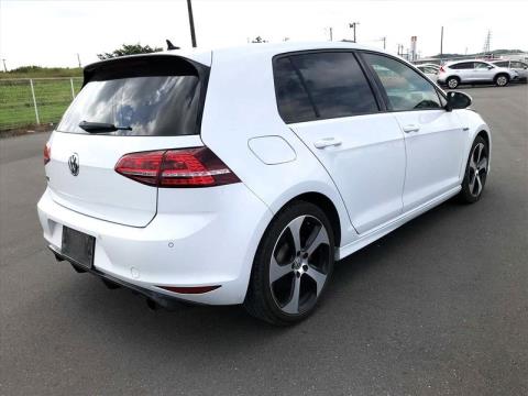 2015 Volkswagen Golf - Thumbnail