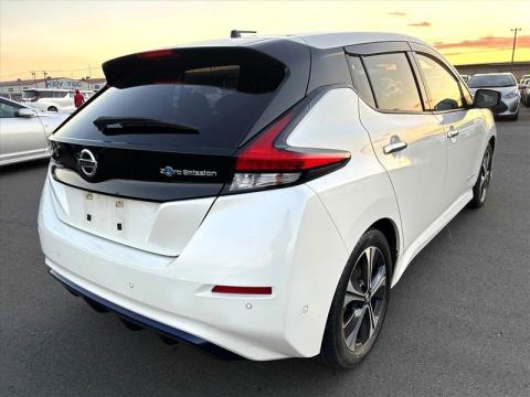 2018 Nissan Leaf - Thumbnail