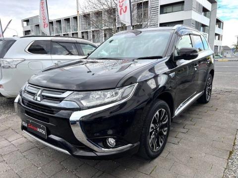 2015 Mitsubishi Outlander - Thumbnail