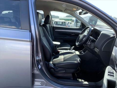 2015 Mitsubishi Outlander - Thumbnail