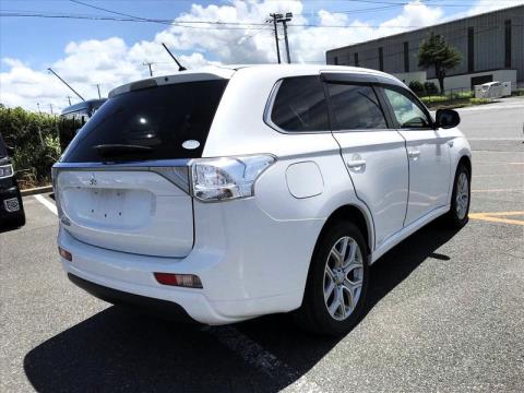 2014 Mitsubishi Outlander - Thumbnail
