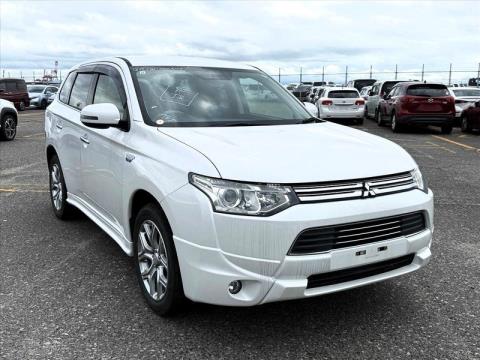 2013 Mitsubishi Outlander - Thumbnail