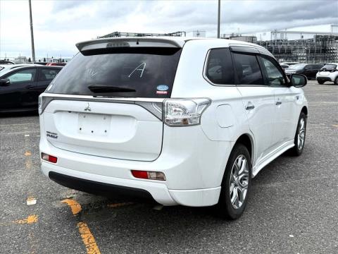 2013 Mitsubishi Outlander - Thumbnail
