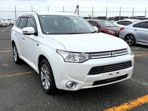 2013 Mitsubishi Outlander - Thumbnail