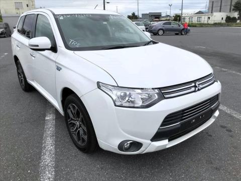 2015 Mitsubishi Outlander - Thumbnail