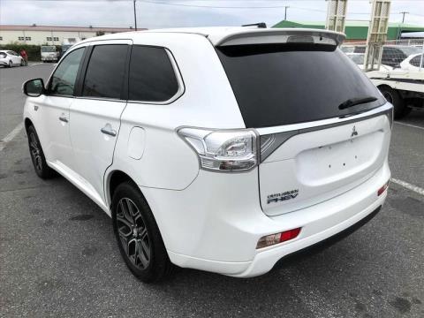 2015 Mitsubishi Outlander - Thumbnail