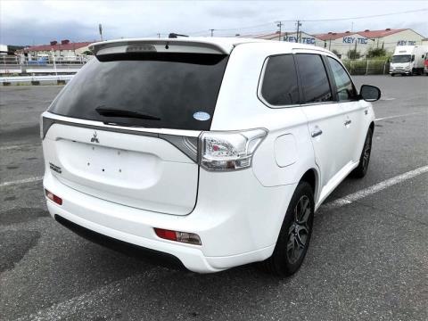 2015 Mitsubishi Outlander - Thumbnail