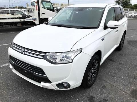 2015 Mitsubishi Outlander - Thumbnail