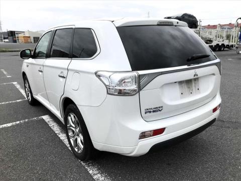 2014 Mitsubishi Outlander - Thumbnail