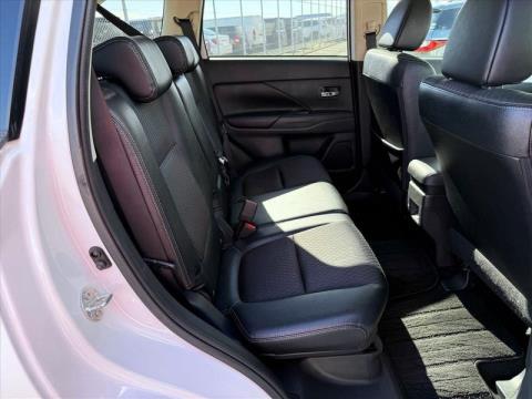 2014 Mitsubishi Outlander - Thumbnail