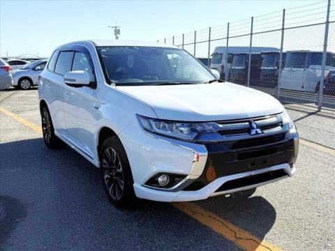 2015 Mitsubishi Outlander - Thumbnail