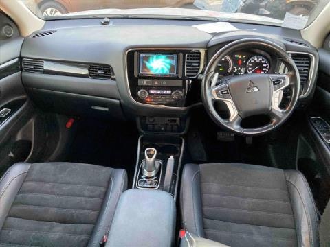 2015 Mitsubishi Outlander - Thumbnail