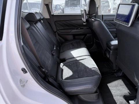 2015 Mitsubishi Outlander - Thumbnail